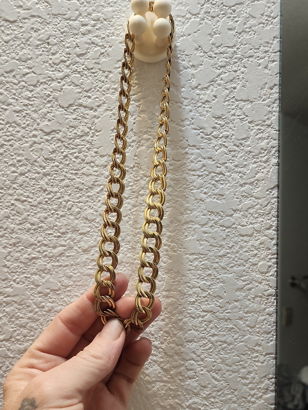 Vintage Gold-Tone Women's Chain Necklace - Classic Link Design